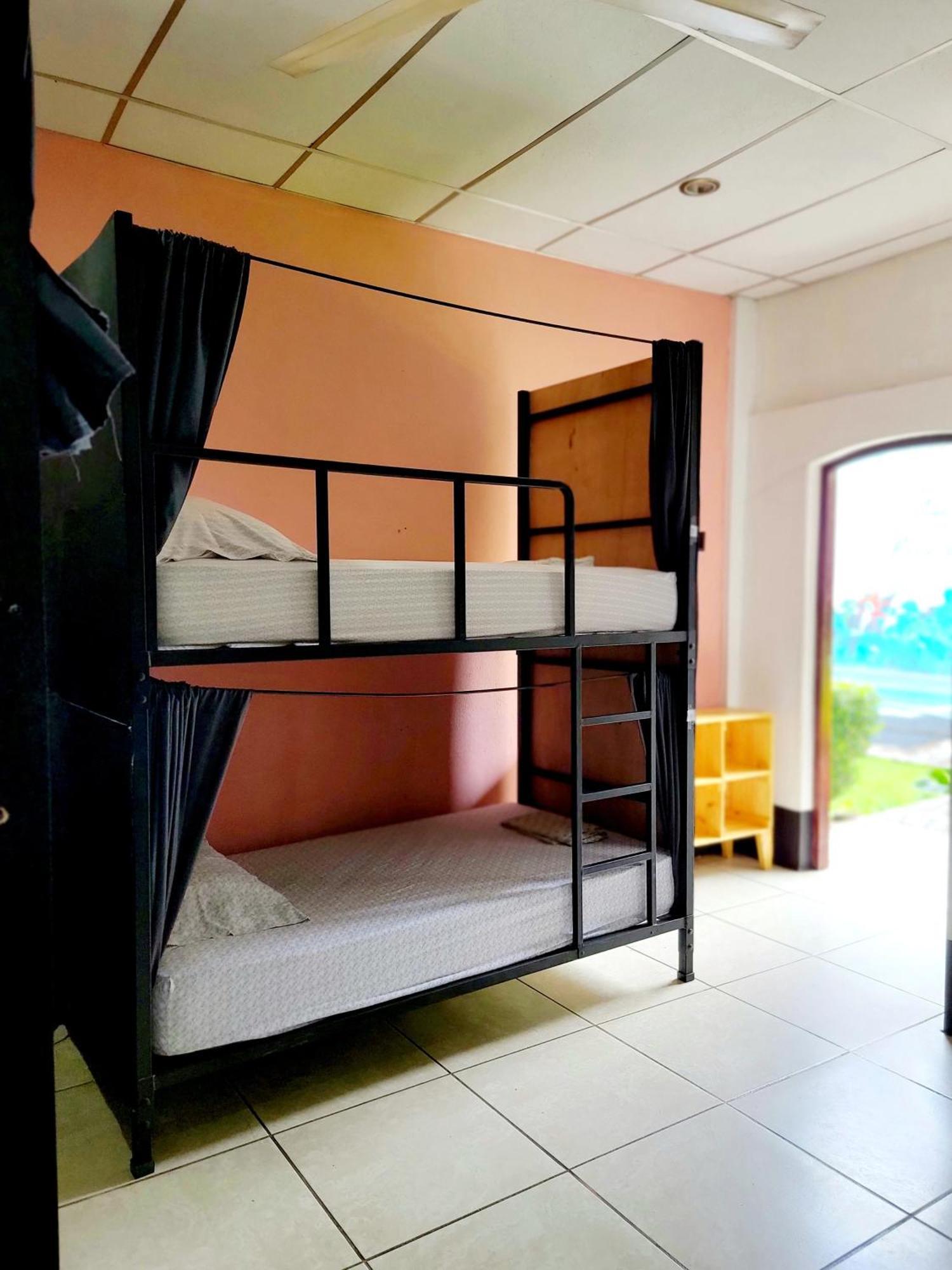 Poco A Poco Hostel Leon Ngoại thất bức ảnh